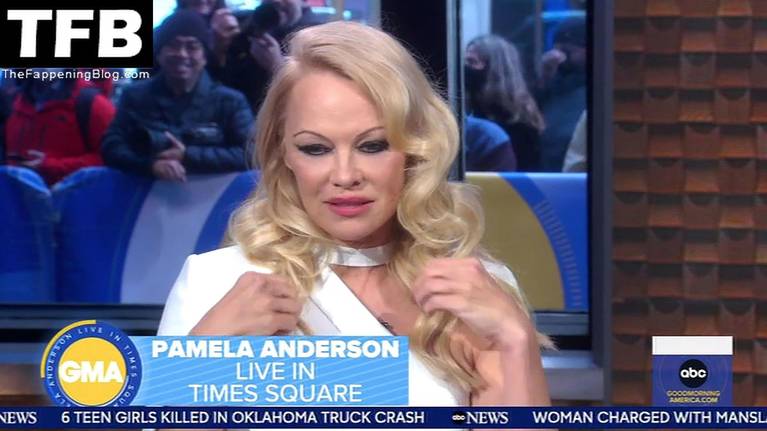 Pamela Anderson Sexy 89