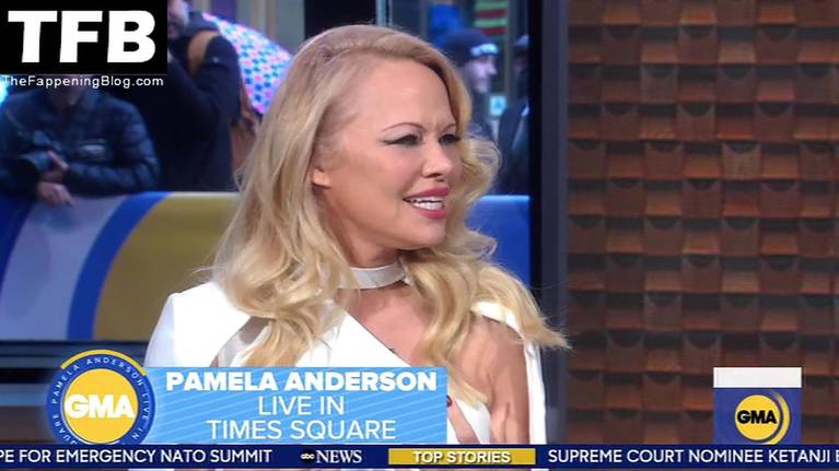 Pamela Anderson Sexy 98