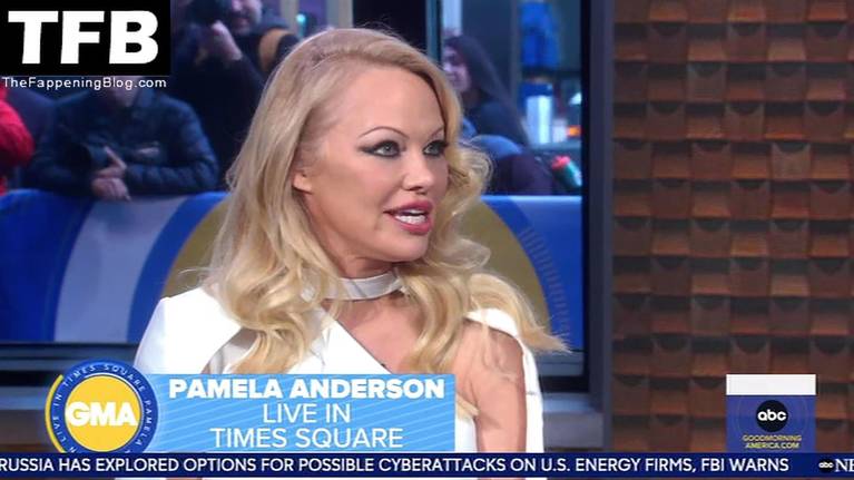 Pamela Anderson Sexy 100
