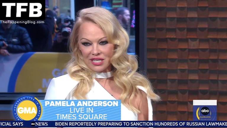 Pamela Anderson Sexy 104