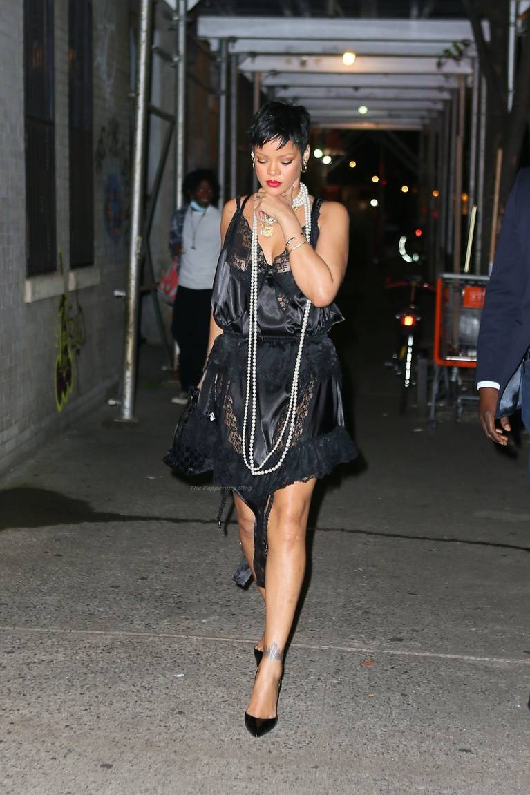 Rihanna Sexy 13