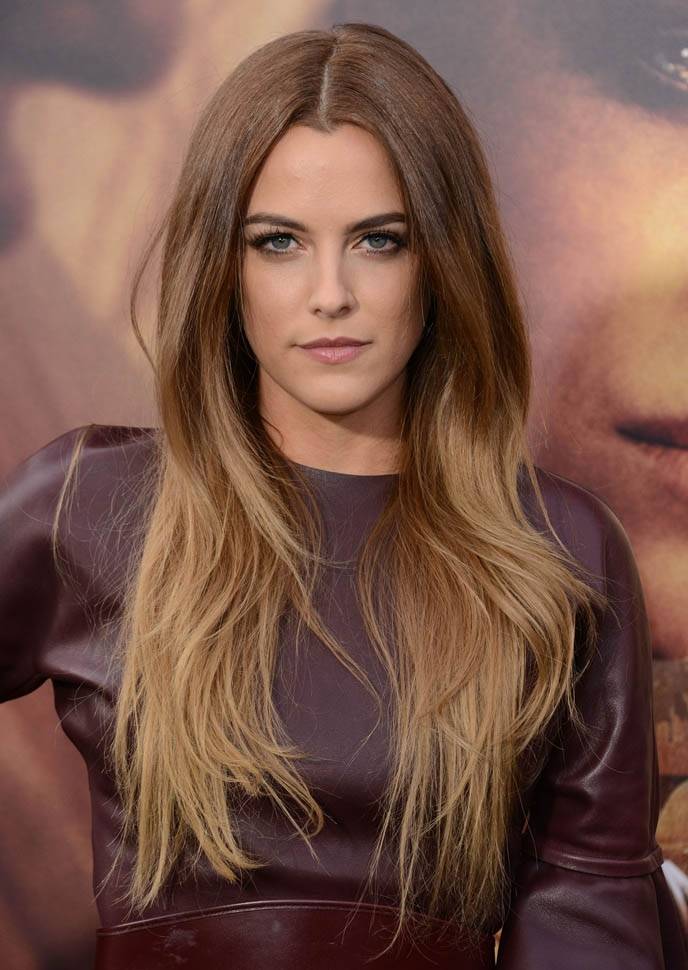 Riley Keough Naked Sexy 26