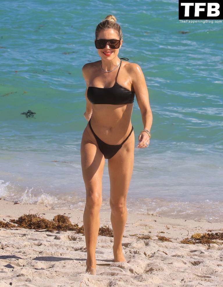 Sylvie Meis Sexy on Beach Bikini 4