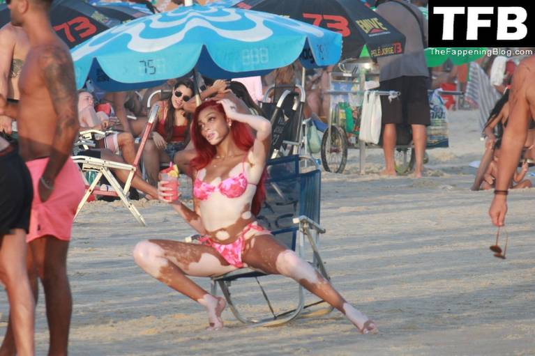 Winnie Harlow Sexy on Beach Bikini 6