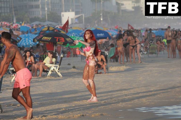 Winnie Harlow Sexy on Beach Bikini 40