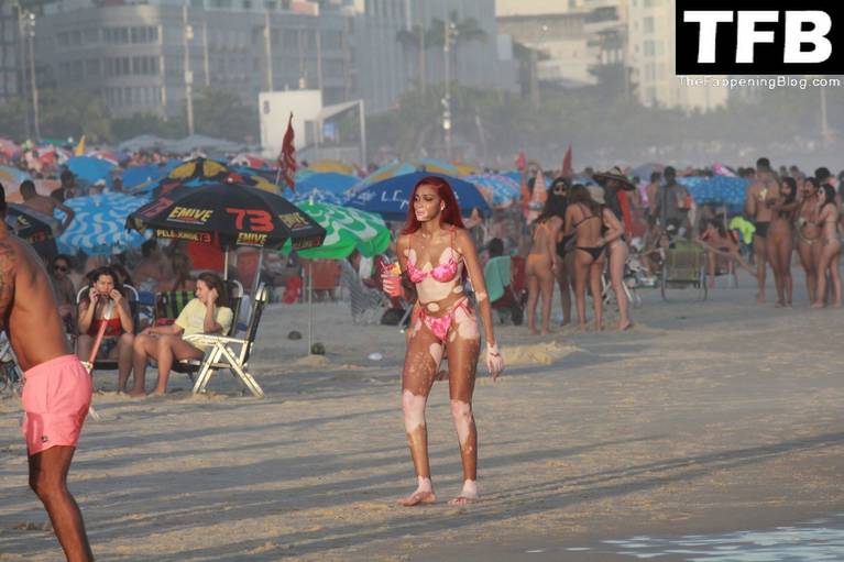 Winnie Harlow Sexy on Beach Bikini 43