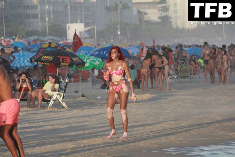 Winnie Harlow Sexy on Beach Bikini 44