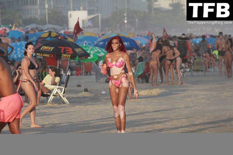 Winnie Harlow Sexy on Beach Bikini 47