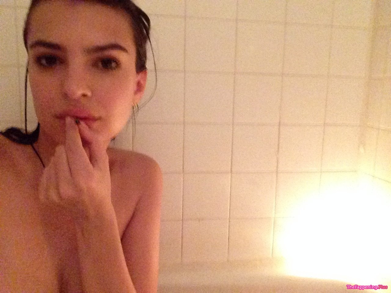 Emily ratajkowski leaked nude