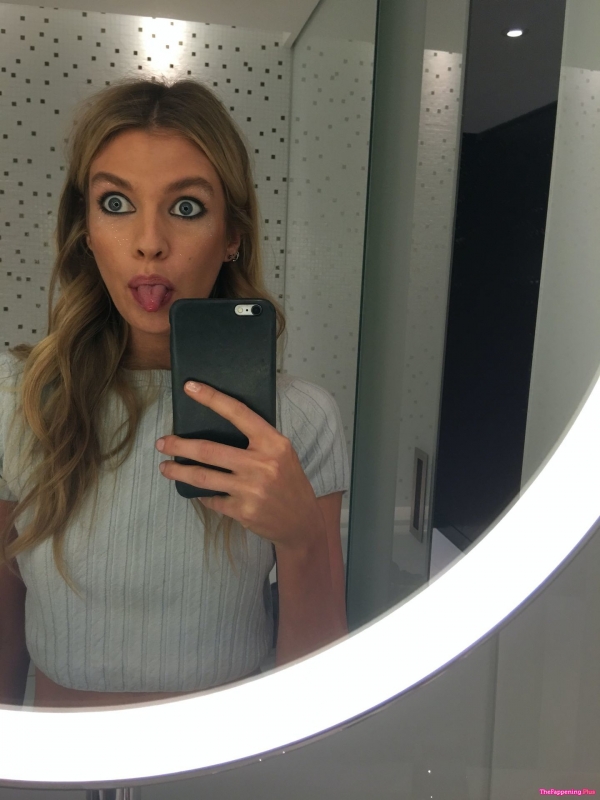 Stella Maxwell Nude Leaked Photos The Fappening 2021.